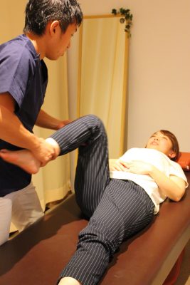 股関節痛の施術